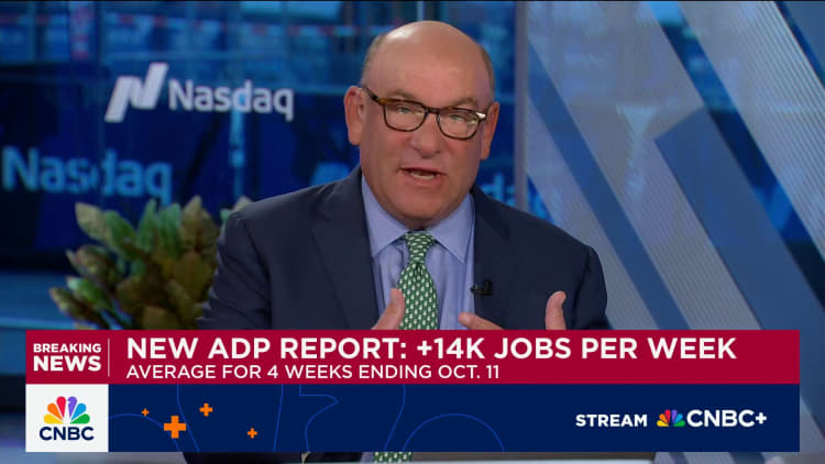 Private sector created nearly 15,000 jobs a week over the past month, preliminary ADP data shows